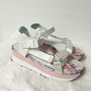 Dirty Laundry Women Size 9 Pink & White Platform Sandals